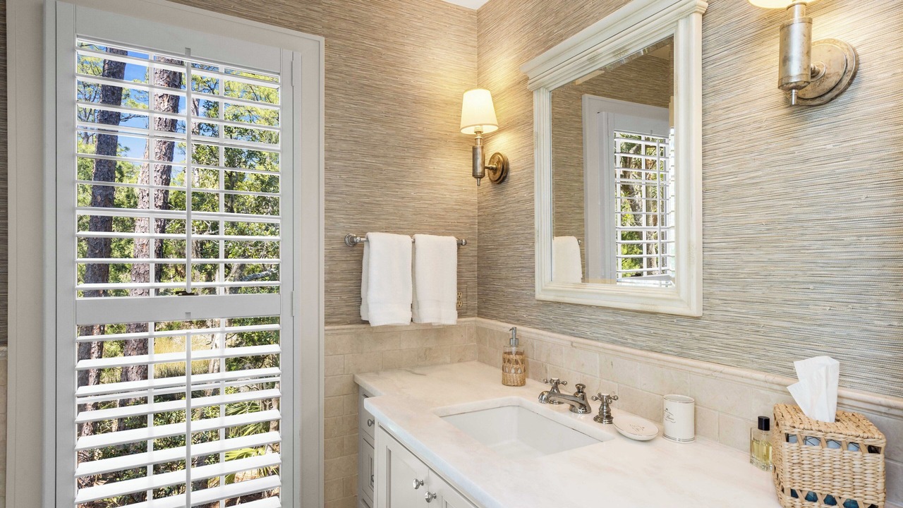 Photo of Bathroom in Vanderhorst Plantation