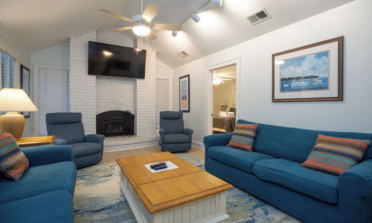 Photo of Livingroom in North Forest Beach