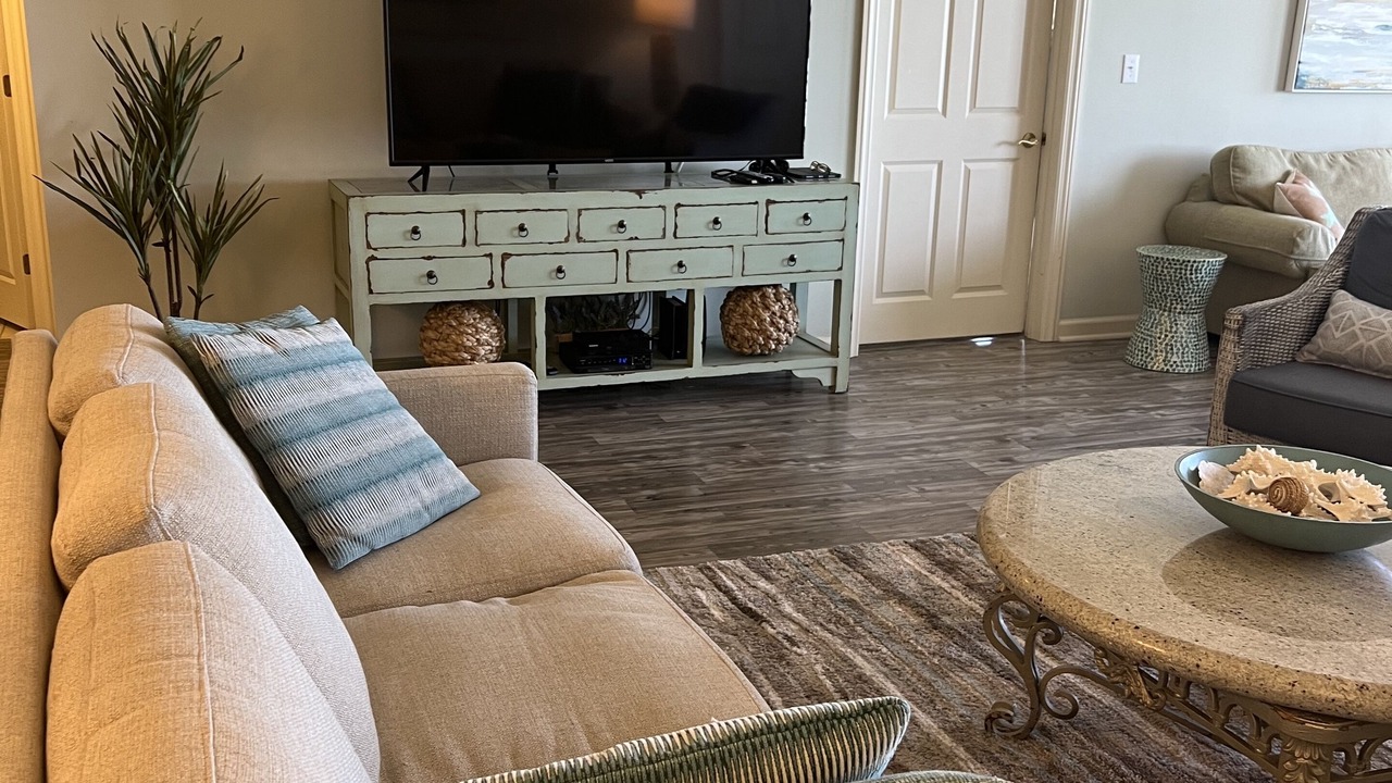 Photo of Livingroom in Arcadian Shores