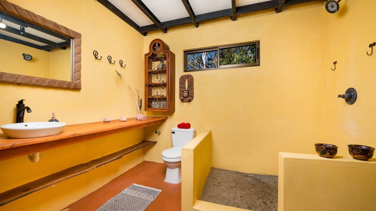 Photo of Bathroom in Palm Beach Estates