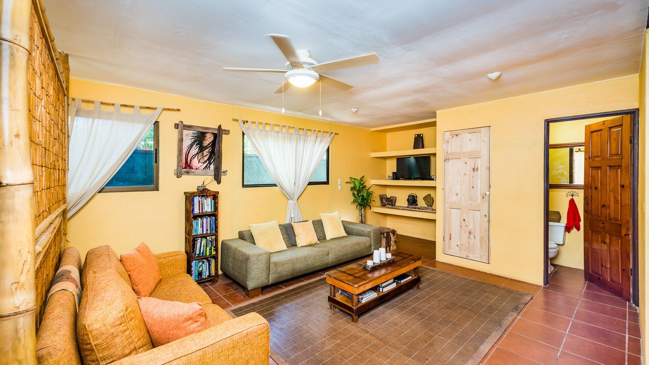 Photo of Livingroom in Palm Beach Estates
