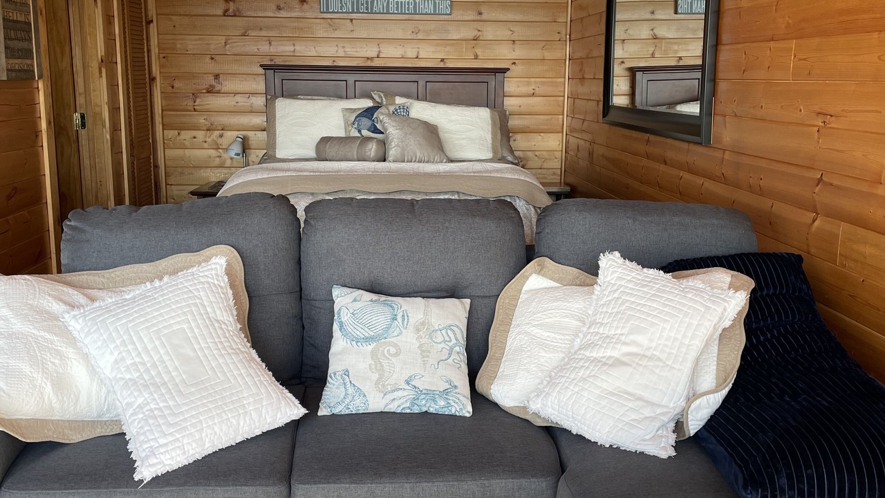 Photo of Bedroom in Homer