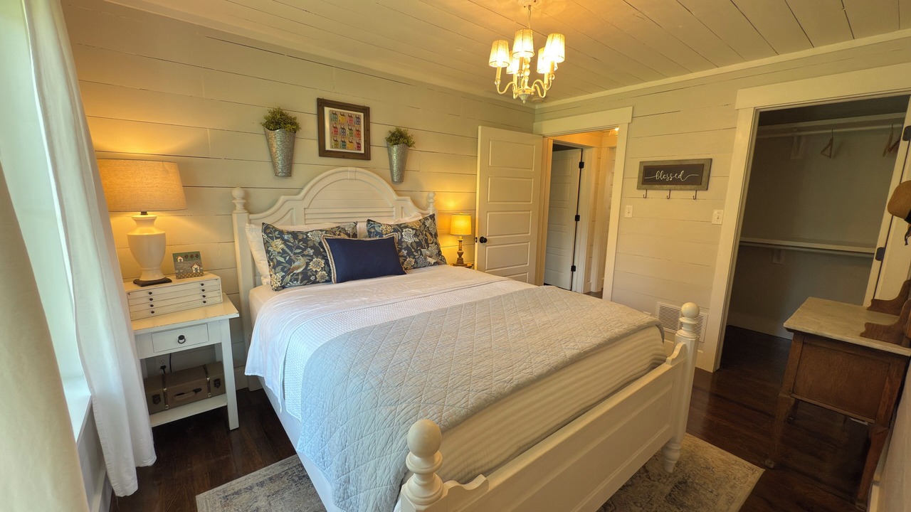 Photo of Bedroom in Monument