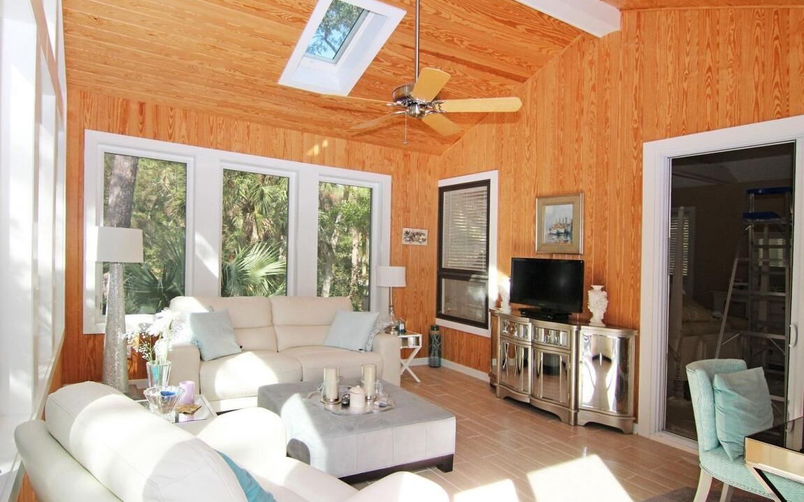 Photo of Livingroom in Vanderhorst Plantation