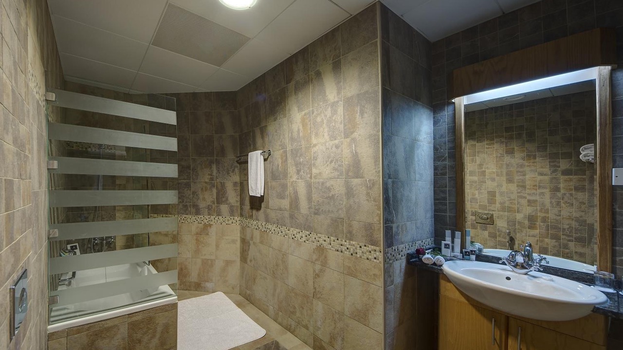 Photo of Bathroom in Al Barsha 1