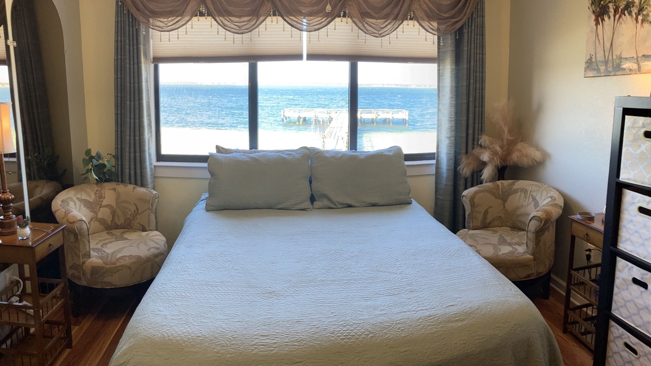 Photo of Bedroom in Navarre Beach