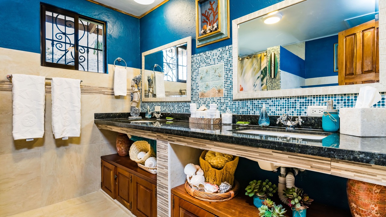 Photo of Bathroom in Palm Beach Estates