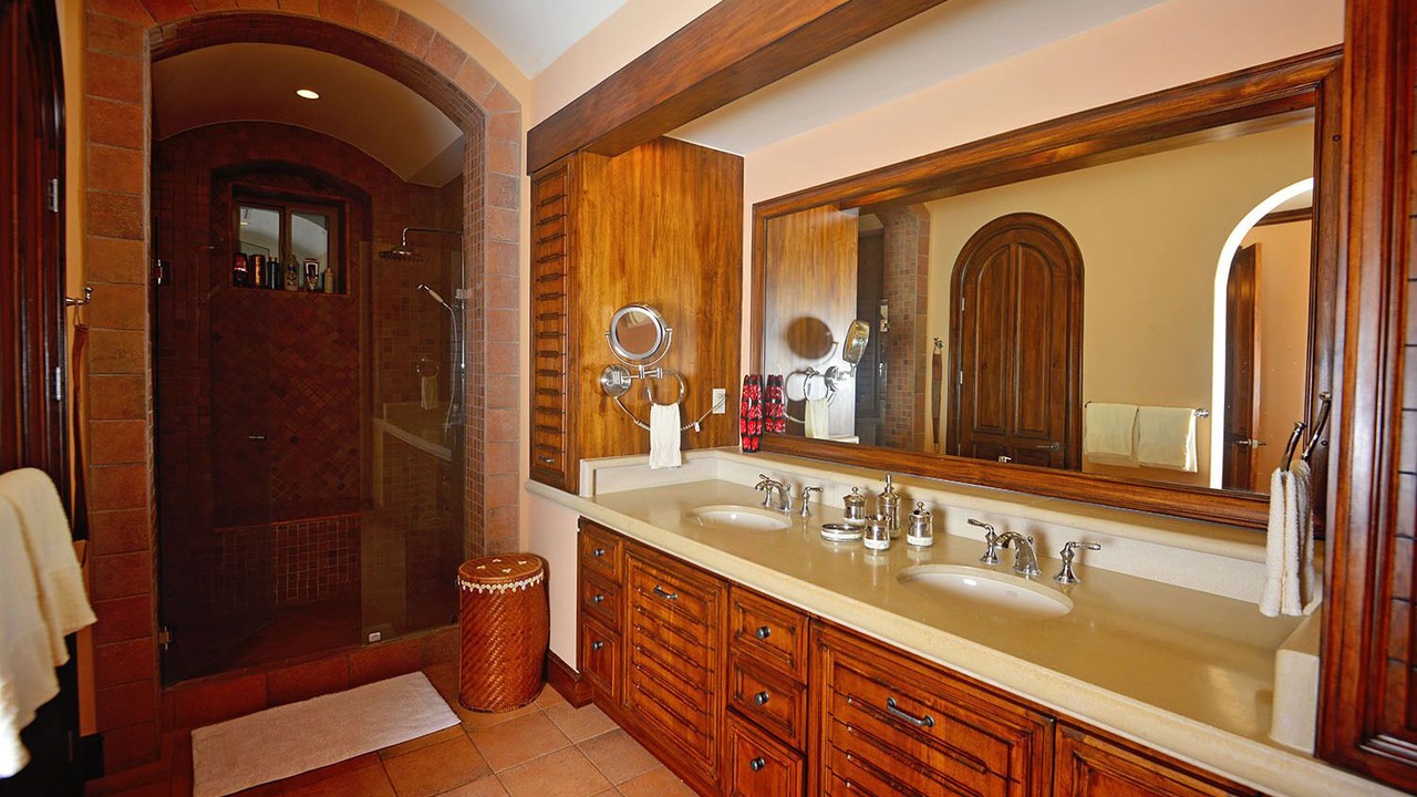 Photo of Bathroom in Canton Parrita