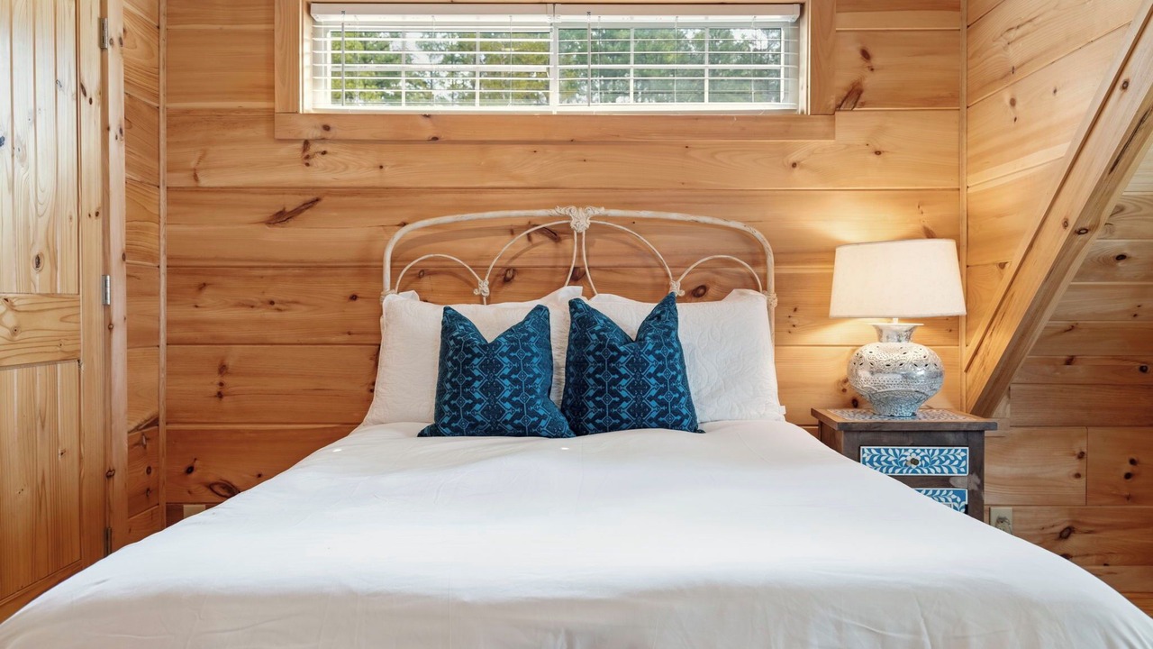 Photo of Bedroom in Seneca