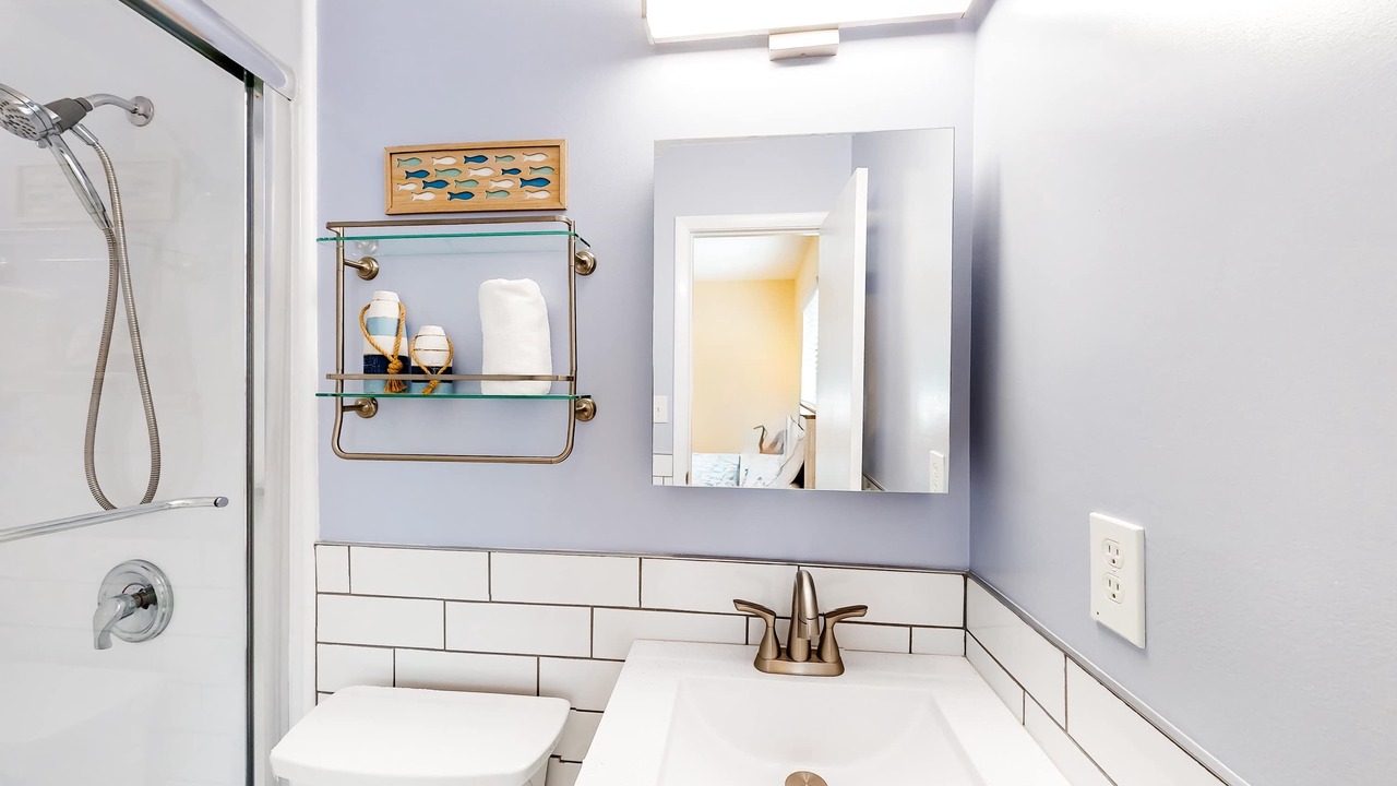 Photo of Bathroom in Folly Field