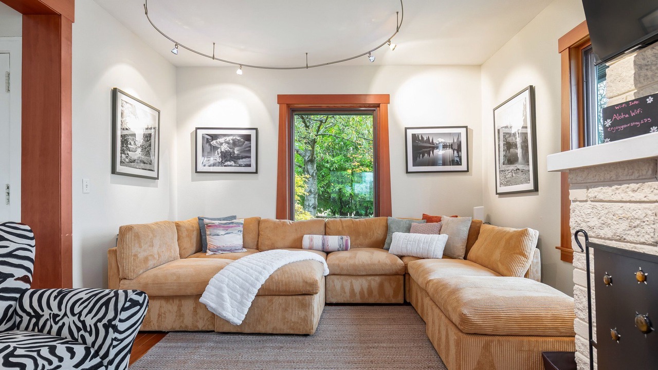 Photo of Livingroom in Lower Queen Anne