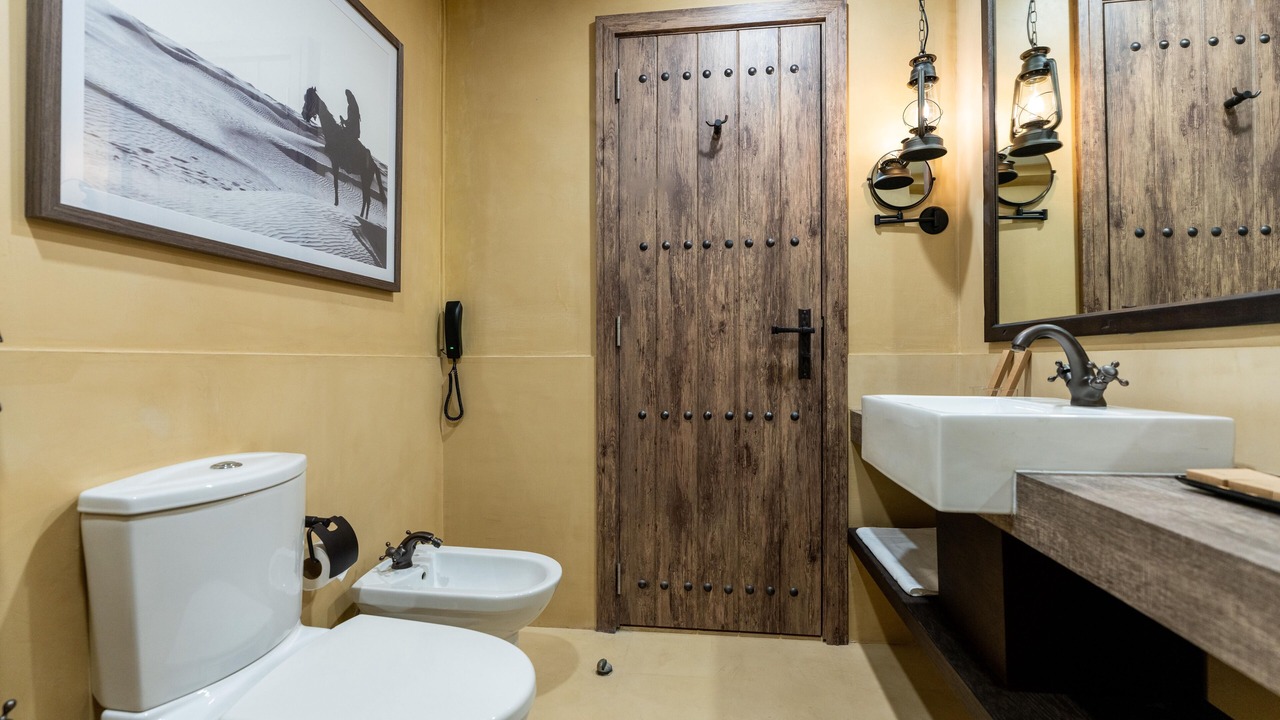 Photo of Bathroom in Trade Centre 1
