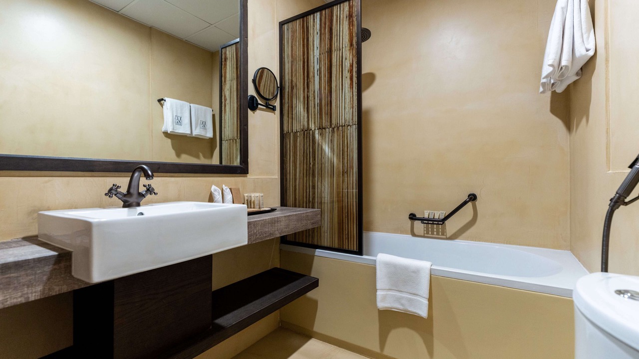 Photo of Bathroom in Trade Centre 1