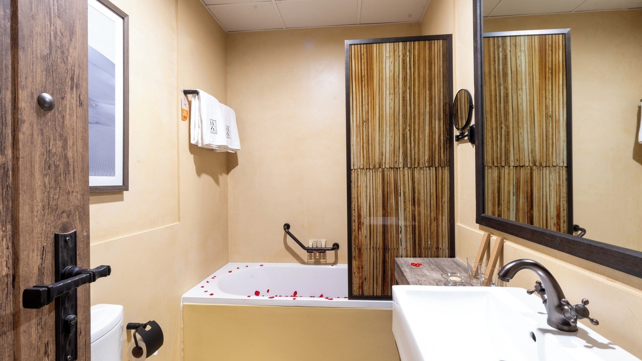 Photo of Bathroom in Trade Centre 1