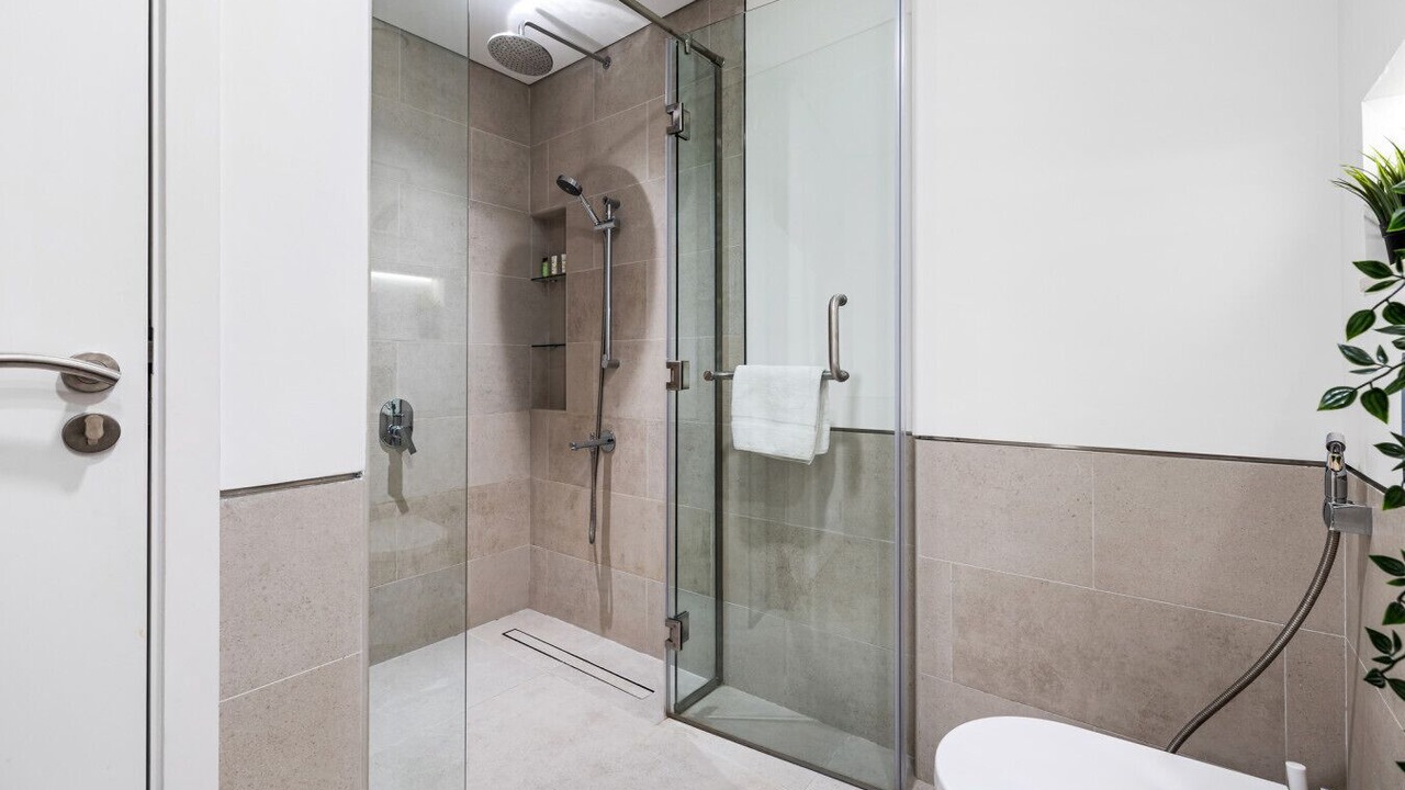 Photo of Bathroom in Umm Suqeim 3