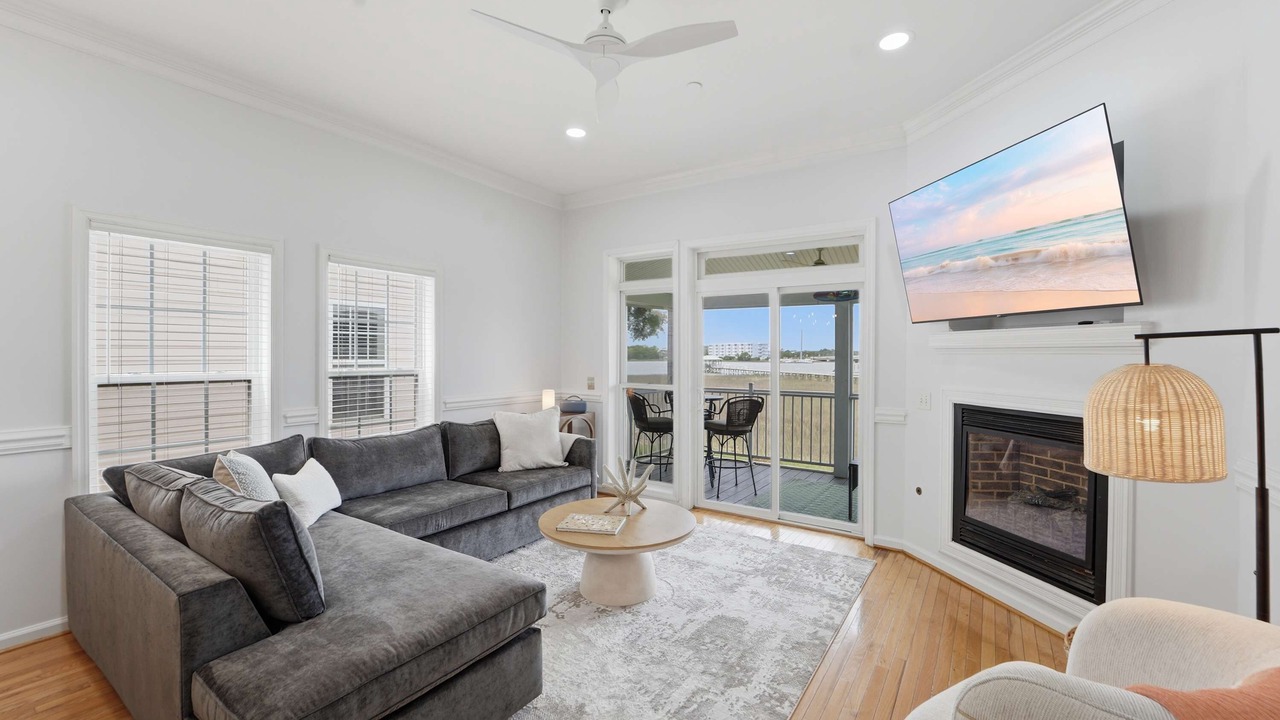 Photo of Livingroom in Waters Edge