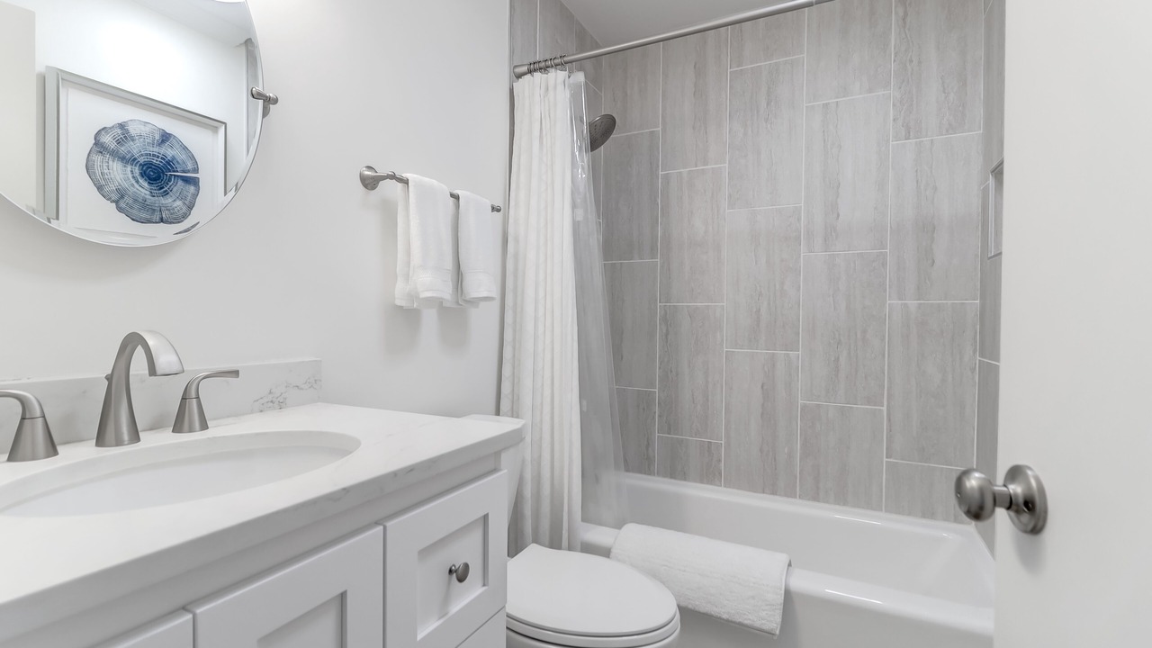 Photo of Bathroom in Pelican Bay