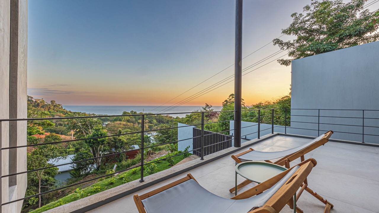 Photo of Patio Balcony in Hermosa Hills
