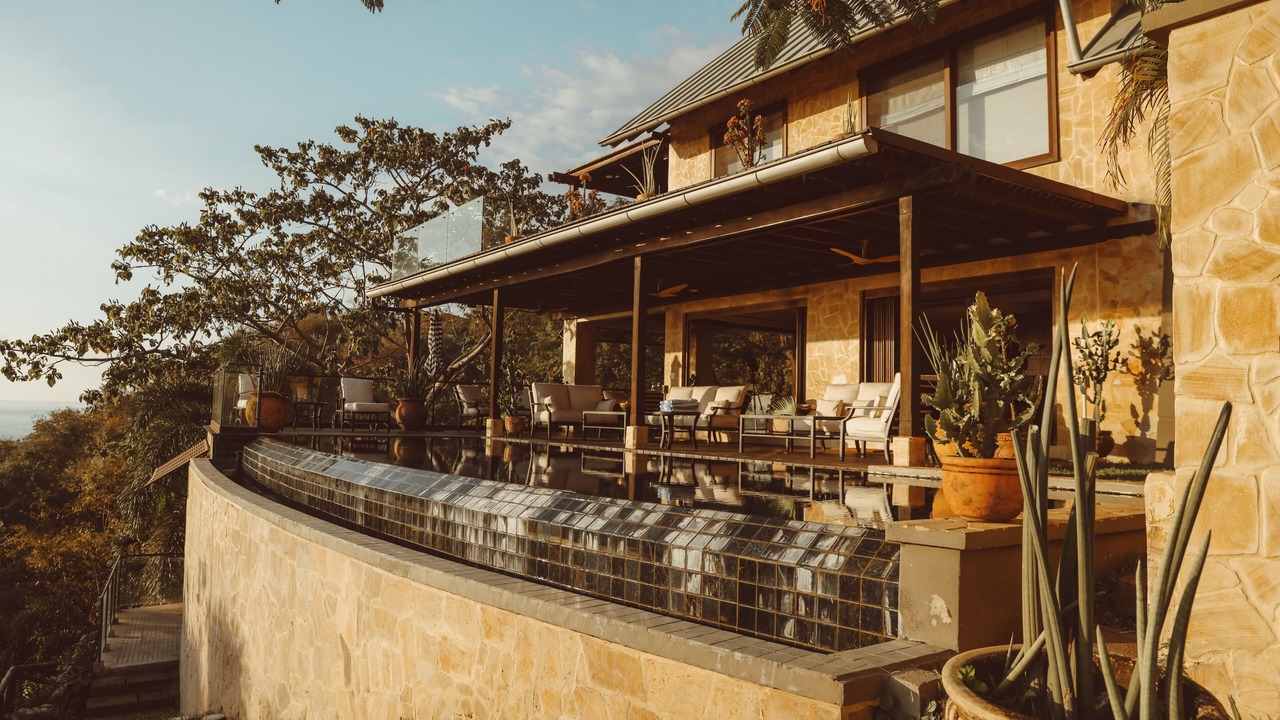 Photo of Outdoor in Garza