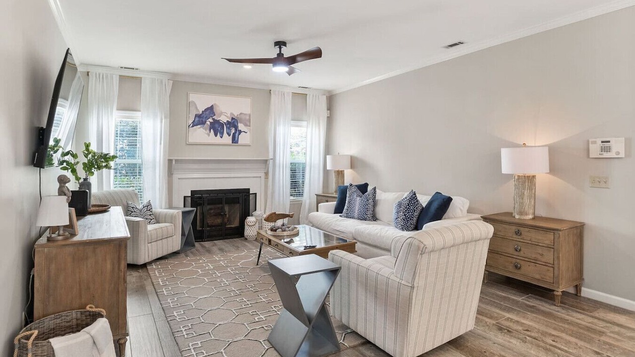 Photo of Livingroom in Port Royal Landing