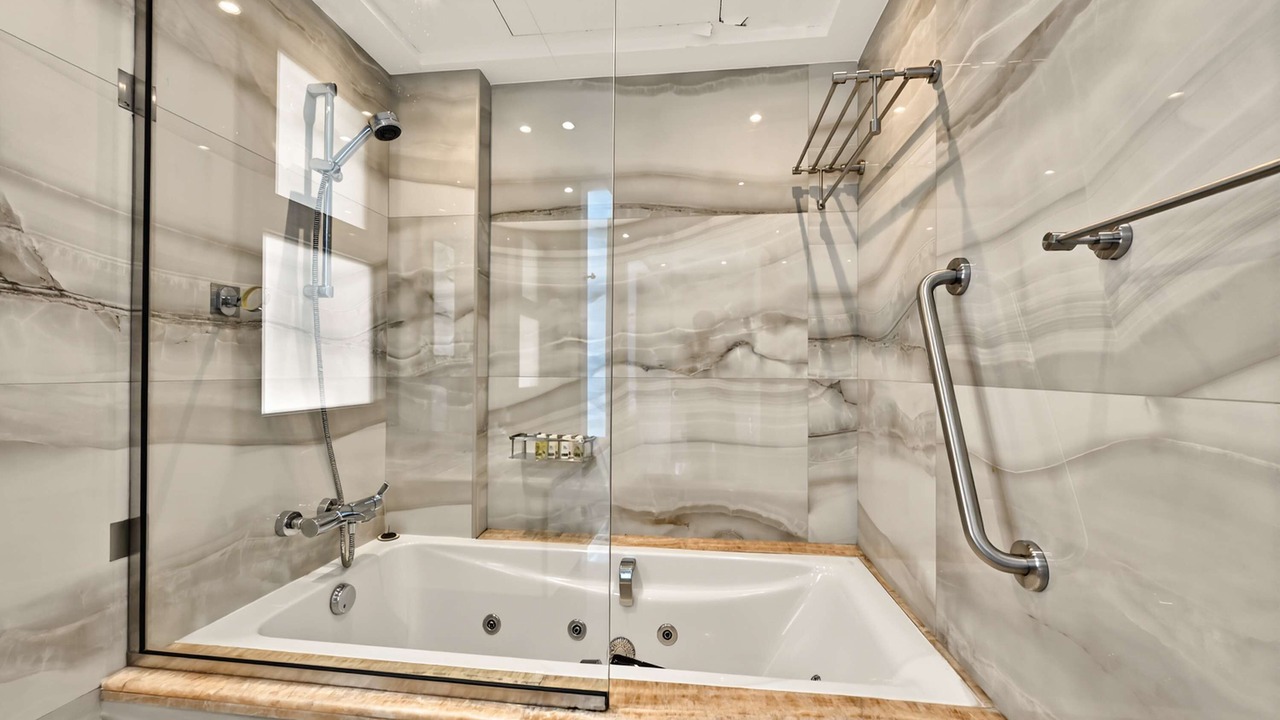 Photo of Bathroom in Palm Jumeirah
