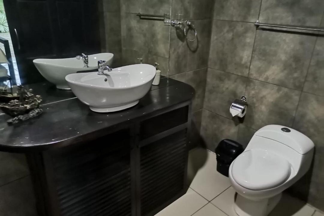 Photo of Bathroom in Dominical