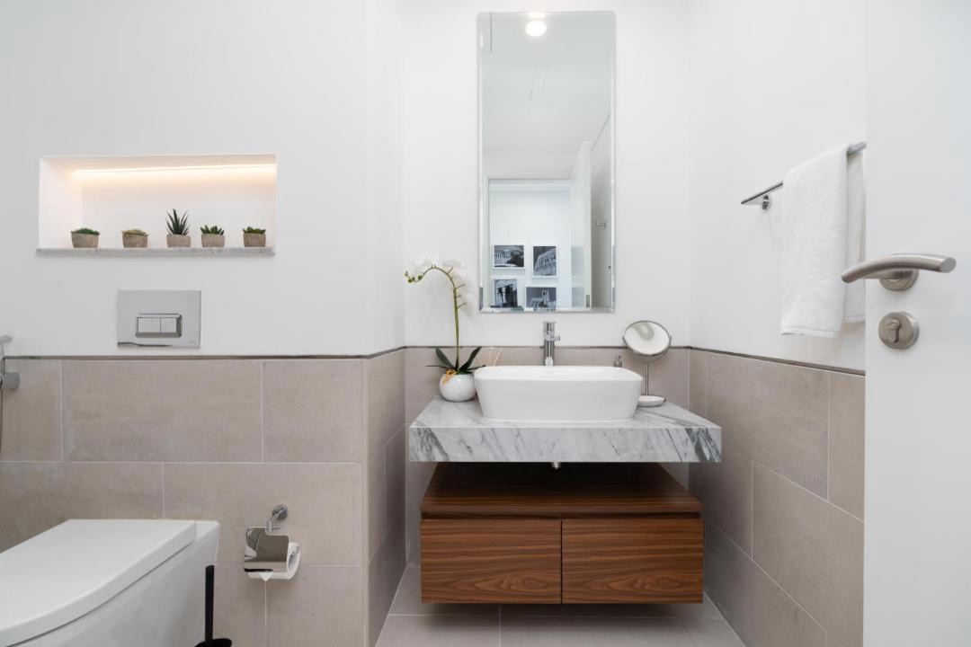 Photo of Bathroom in Umm Suqeim 3
