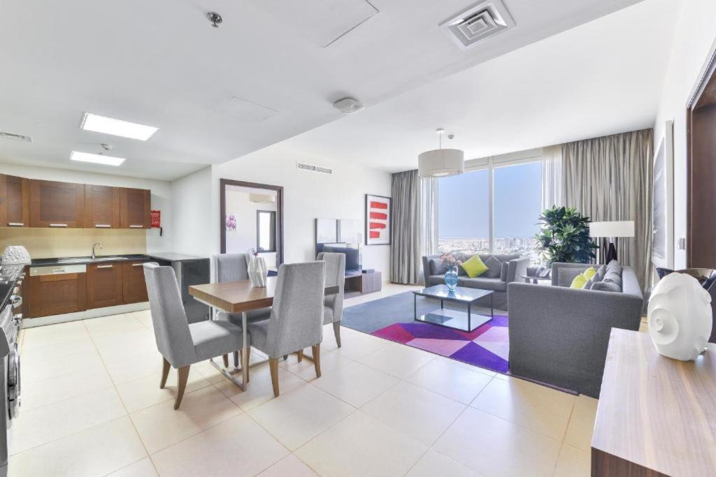 Photo of Livingroom in Trade Center