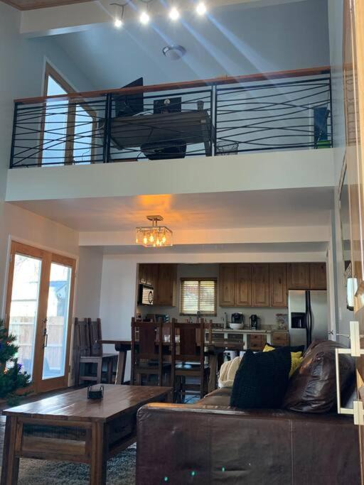 Photo of Livingroom in Sandy