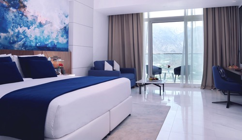 Superior King Room With Sofa bed - Mountain View
