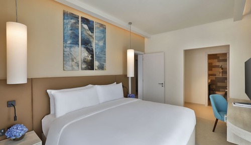 Premium 1 Bedroom Sea View Apartment with Balcony