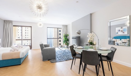 Deluxe Apartment