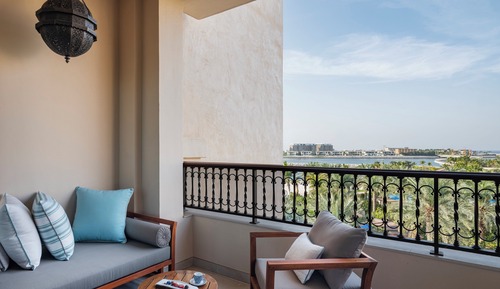 Suite, 1 King Bed, Sea View