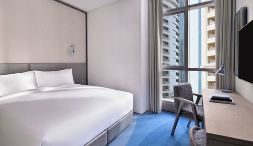 Studio, 1 King Bed, Balcony, Marina View