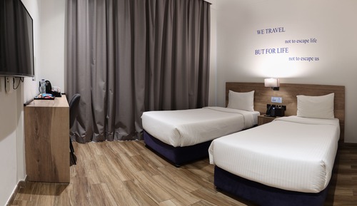 Deluxe Twin Room (includes 25% off F&B)