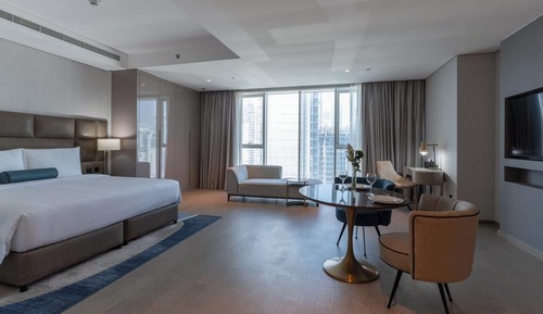 Superior Studio, 1 Queen Bed, City View