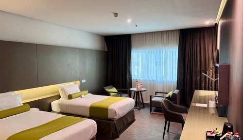 Superior Twin Room, City View