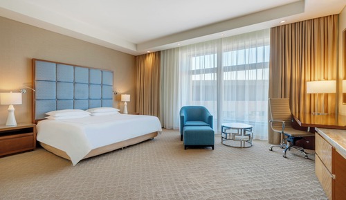 Family Room, 1 King Bed and 2 Twin Beds (Connecting rooms)