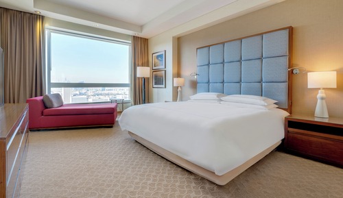 Family Suite, 1 King Bed and 2 Twin Beds (Connecting rooms)