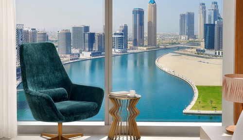 Suite, 1 King Bed, Canal View