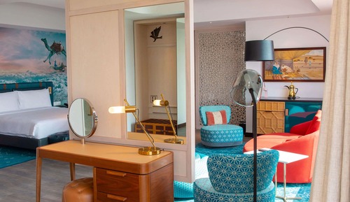 Room, 1 Bedroom (Creek View High Floor)