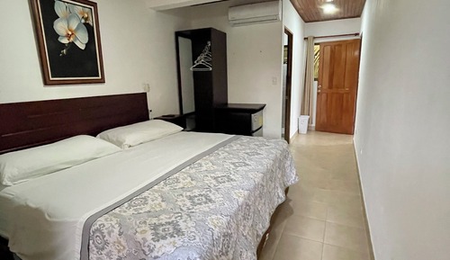 Standard Double Room, 1 King Bed, Partial Sea View
