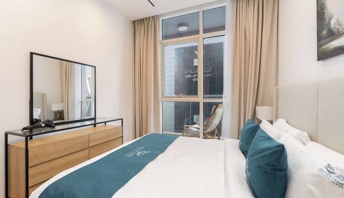 Apartment, 1 King Bed, Balcony