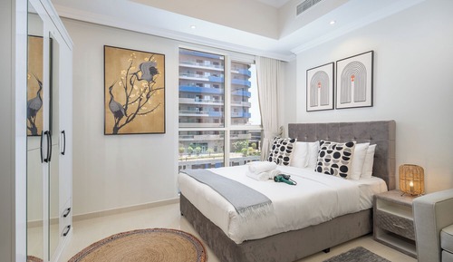 Comfort Studio, 1 King Bed with Sofa bed