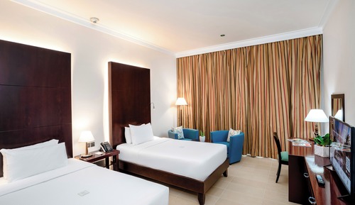 Deluxe Room, 2 Twin Beds, City View