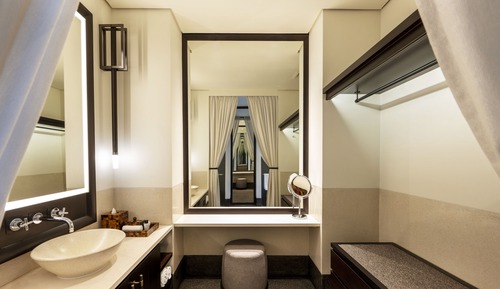 Room (Serai)