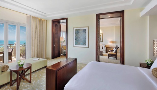 Suite, 1 King Bed, Balcony, Garden View (Balcony)