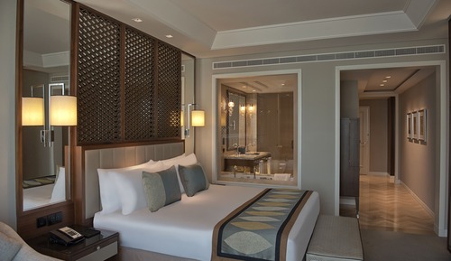 Club Room, 1 King Bed (Burj View)