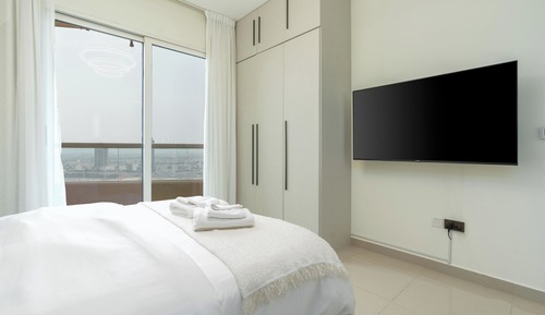 Panoramic Studio, 1 Queen Bed, Lake View