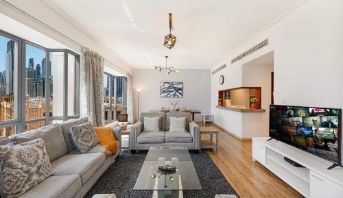 Two-Bedroom Apartment with City View